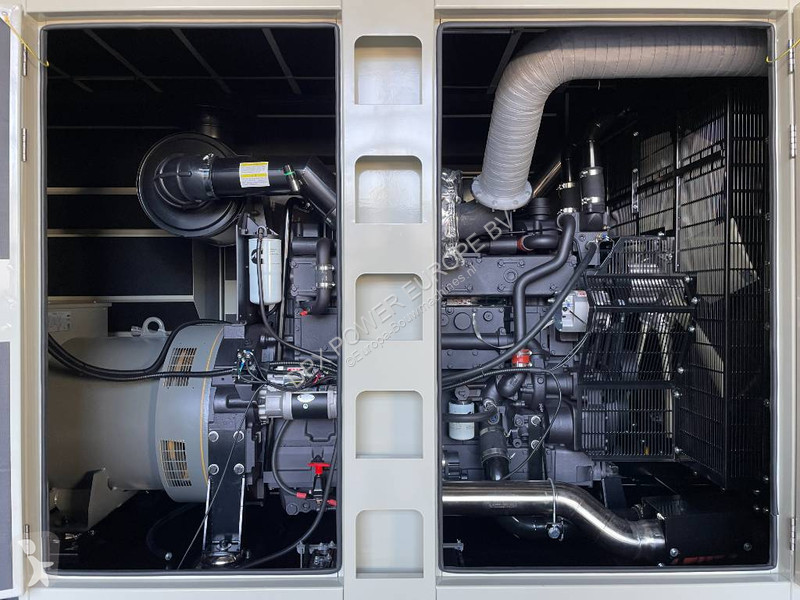 Stavebný stroj Cummins KTAA19-G6A - 700 kVA...
