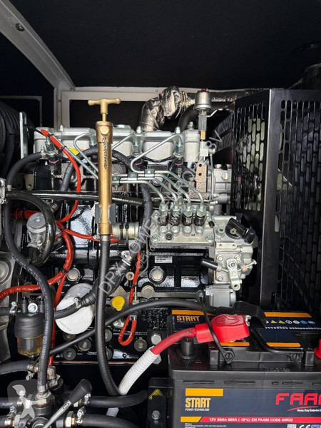 آلة لمواقع البناء Perkins 404J-22G - 22 kVA -...