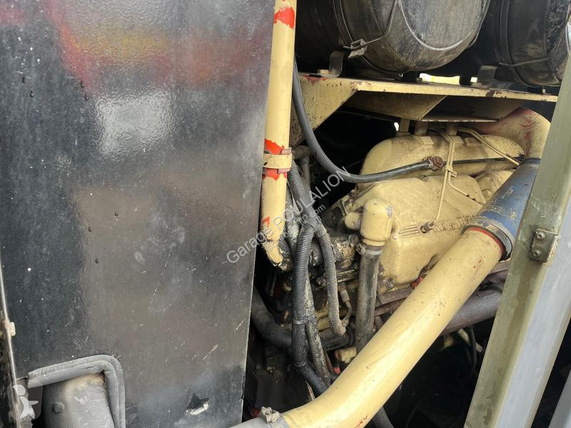 Entreprenørmaskiner Renault  V8 360 KVA...