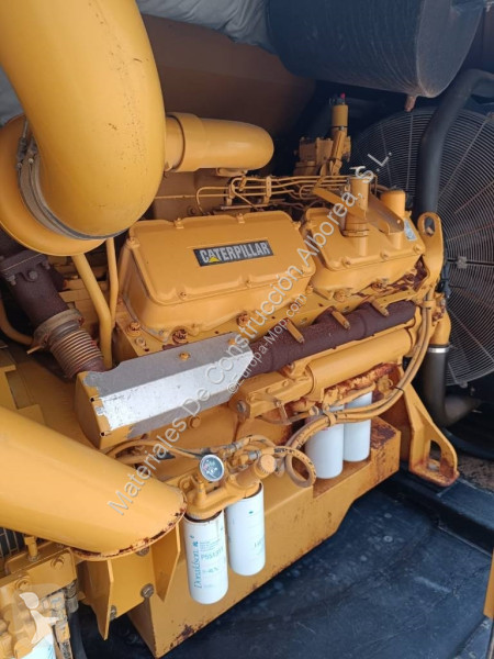 آلة لمواقع البناء Caterpillar 550F