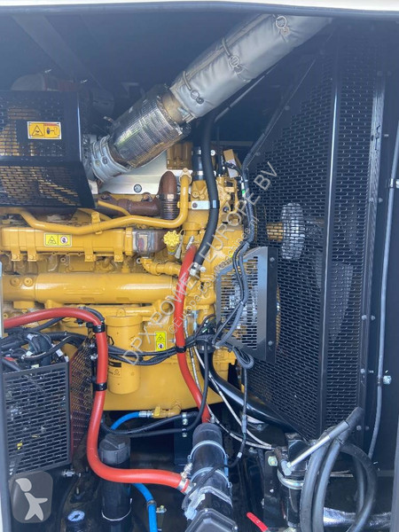 آلة لمواقع البناء Caterpillar XQP550 -...
