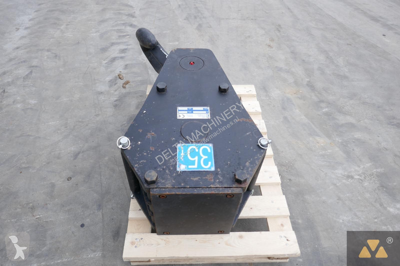 آلة لمواقع البناء  Hookblock 35T