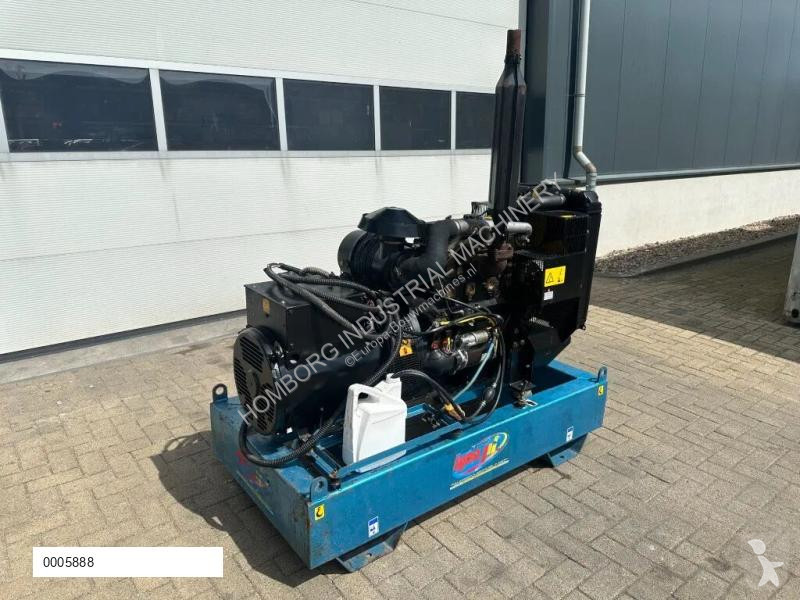 آلة لمواقع البناء Perkins 1004-4 Marelli 42 kVA...
