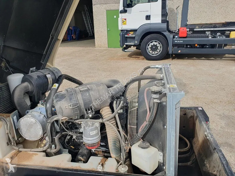 Stavební vybavení Doosan Compressor - 509 uren...