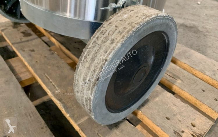 Stavebný stroj  aspirateur recycleur d'eau