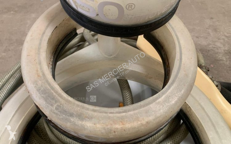 Stavebný stroj  aspirateur recycleur d'eau