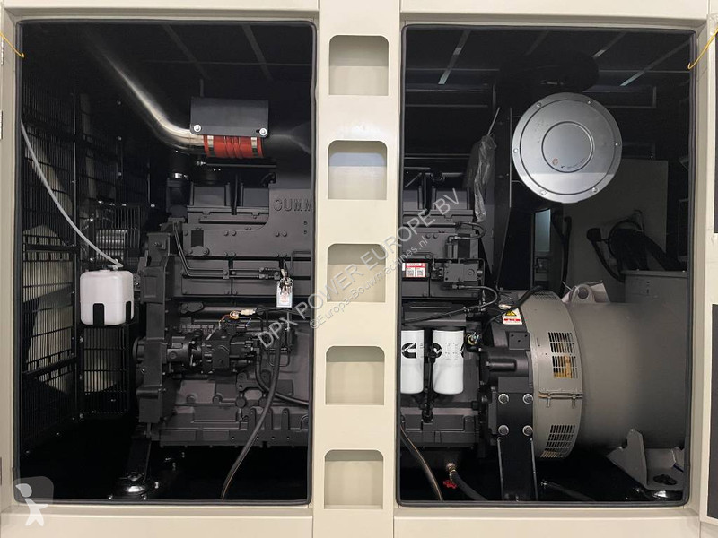 Stavebný stroj Cummins KTAA19-G6A - 700 kVA...