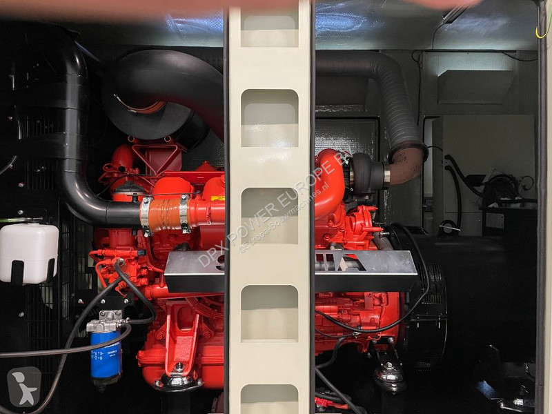 Stavebný stroj Scania DC16 093A - 715 kVA...