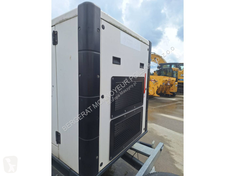 Material de obra Caterpillar DE110E3