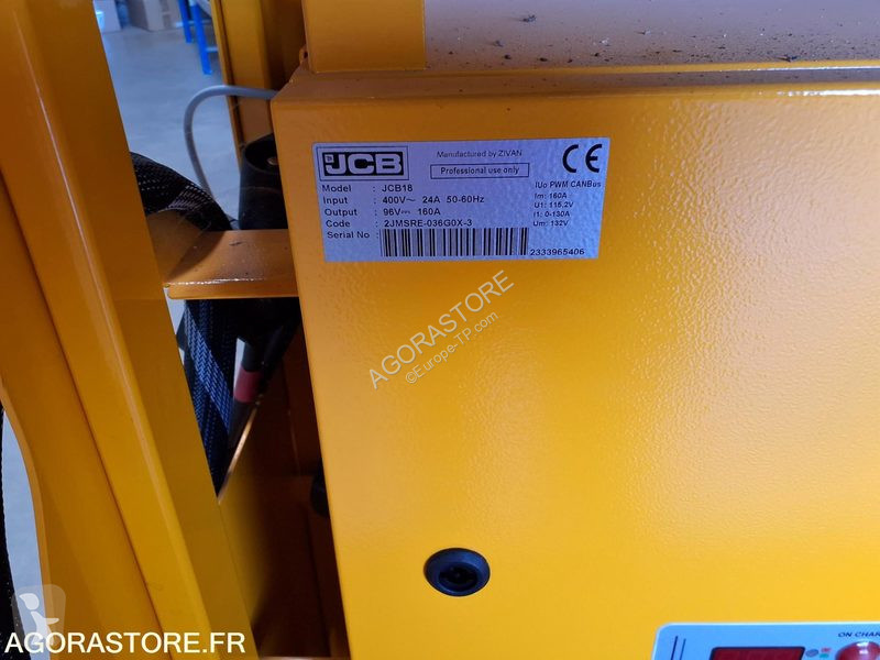 آلة لمواقع البناء JCB JCB18