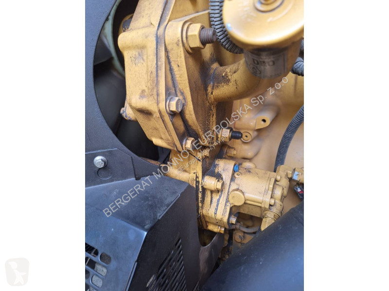 Vägbyggmaterial Caterpillar DE550E3