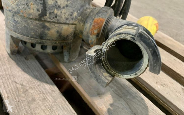 Matériel de chantier  pompe immergee