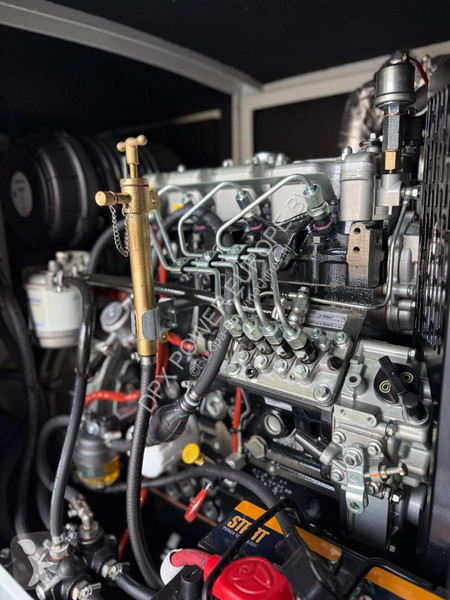 آلة لمواقع البناء Perkins 404J-22G - 22 kVA -...