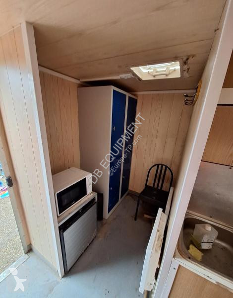 آلة لمواقع البناء   BASE VIE CABANE DE CHANTIER