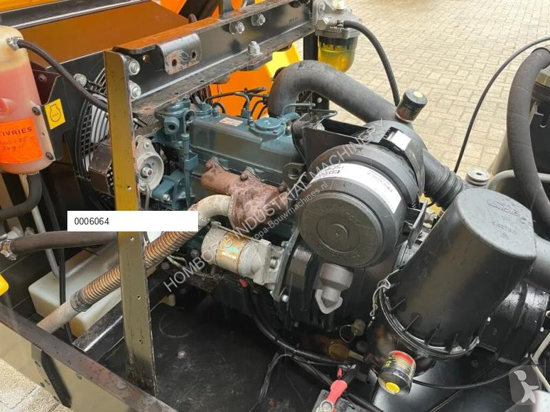 Material de obra Kaeser M27 Kubota 2,7 m3 / min...