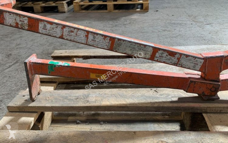 Mezzo da cantiere  pince a bordure manuelle...