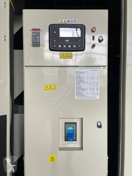 Stavebný stroj Hyundai DP222LC - 825 kVA...