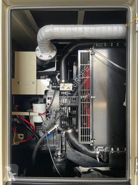 Stavebný stroj Cummins 4BTA3.9-G11 - 88 kVA...