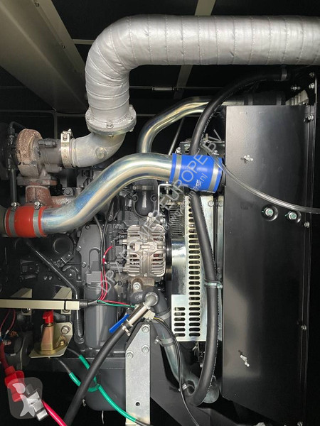 آلة لمواقع البناء Iveco NEF45TM3 - 132 kVA...