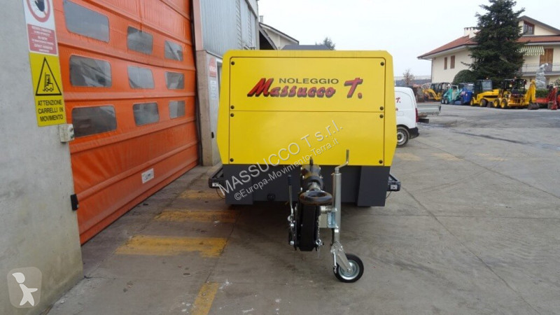 آلة لمواقع البناء Atlas Copco XAHS317