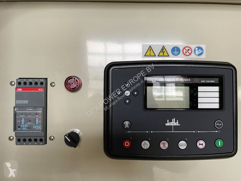 Stavebný stroj Cummins QSZ13-G10 - 600 kVA...