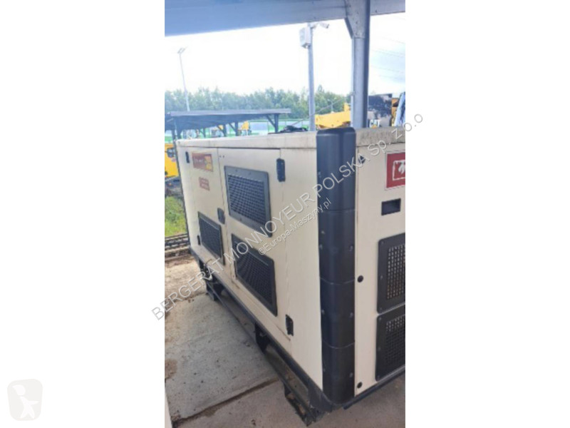Material de obra Caterpillar DE110E3