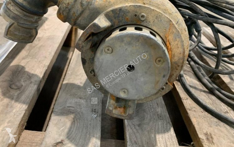 Matériel de chantier  pompe immergee