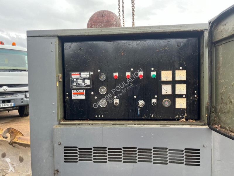 Entreprenørmaskiner Renault  V8 360 KVA...