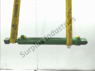 John Deere S670