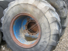 Banden 19,5x24 op 10 gts wiel új Gumiabroncsok