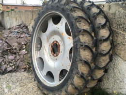 Neumáticos Case IH 12,4R52 Lochkreis 275mm