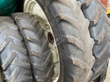 Set cultuurwielen 300/95r52 + voorwielen NH master Anvelope second-hand