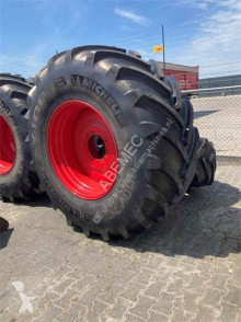 Opony Michelin Set 800/70 R38 en 620/75 R30 op wiel