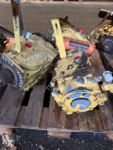 New Holland Harvest pieces POMPE HYDROSTATIQUE TF 76 NH