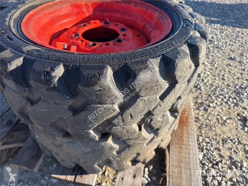 Części rolnicze  Quantity of (4) Tires