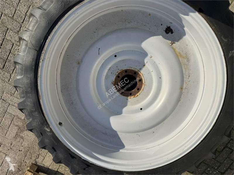 Repuestos Alliance 270/95R48 + 270/95R32...