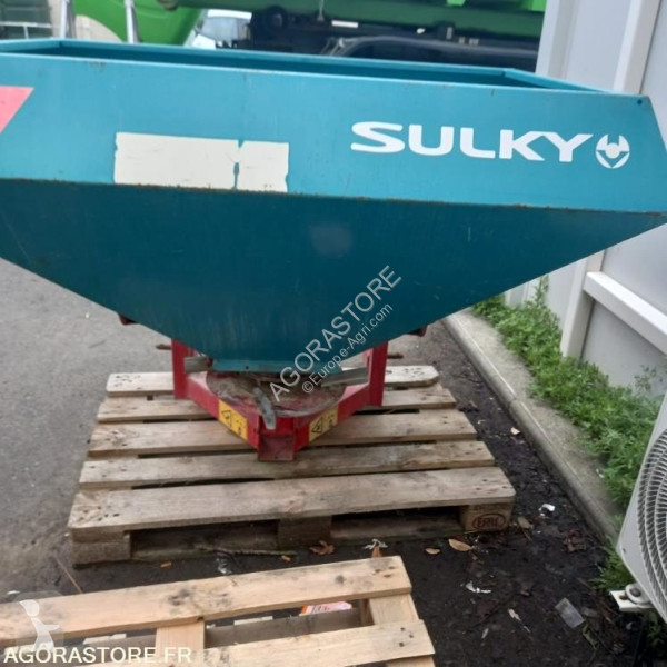 Розкидання /розливання добрив Sulky
