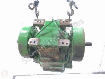 John Deere S670