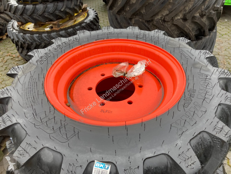 Repuestos BKT  BKT 320/65R18 Mitas 440/70R28