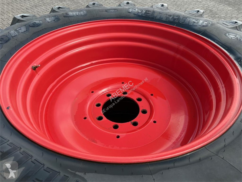Peças agrícolas Trelleborg 580/70R38 op velg 8...