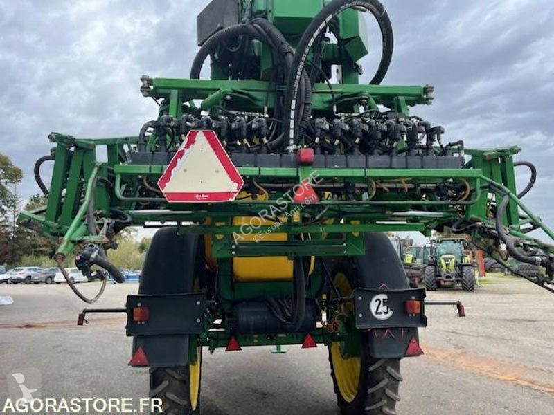 John Deere TF840I spraying