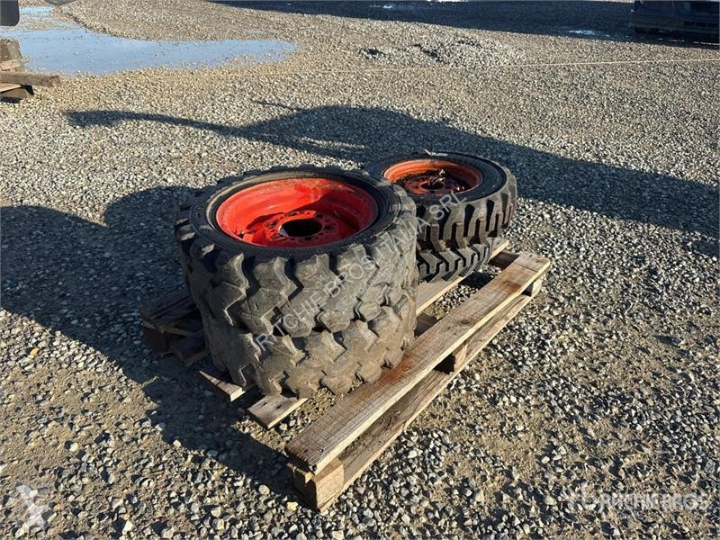 Części rolnicze  Quantity of (4) Tires