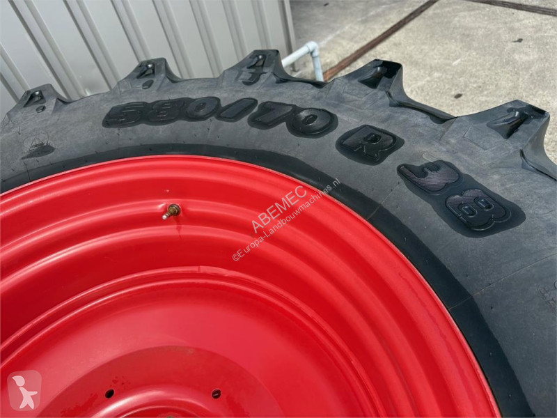 Peças agrícolas Trelleborg 580/70R38 op velg 8...