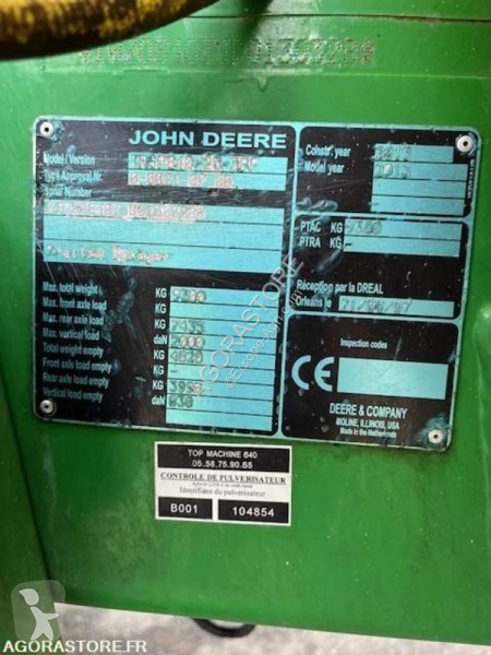 John Deere TF840I spraying