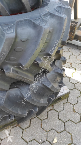 Pièces détachées BKT  2x 320/65R16 + 2x 420/70R24
