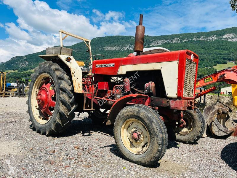 Tractor Tracteur agricole Rouge 634