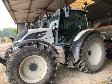 Tractor Valtra N155