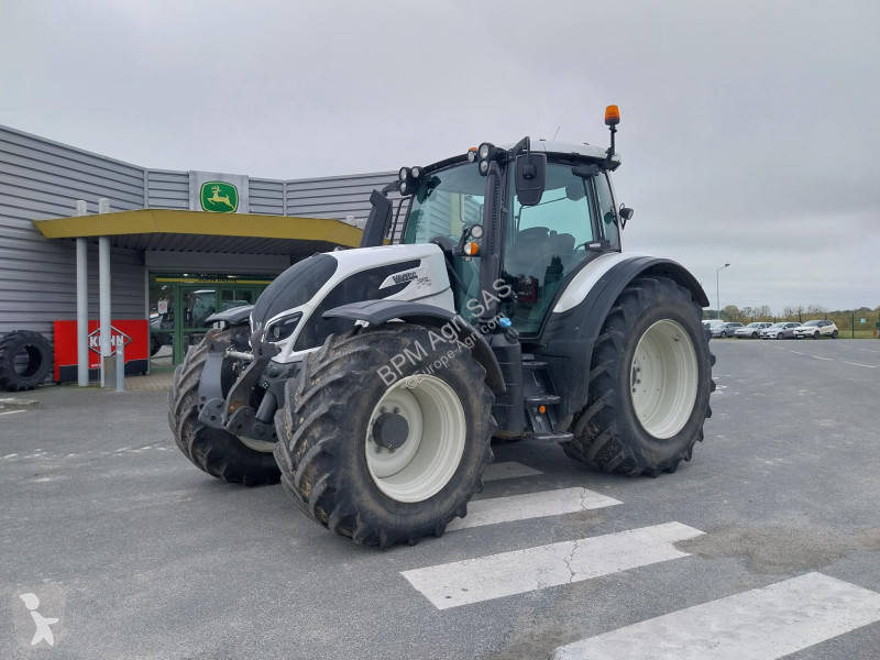 Tractor agrícola Valtra