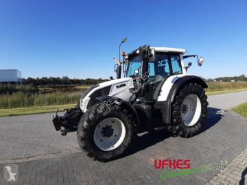 Tractor Valtra