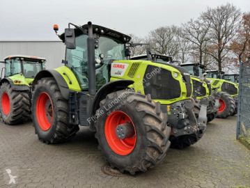 Tractor Claas